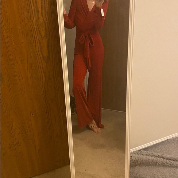 Gibiu USA NWT red with silver threads tie waist jumpsuit - Picture 7 of 12